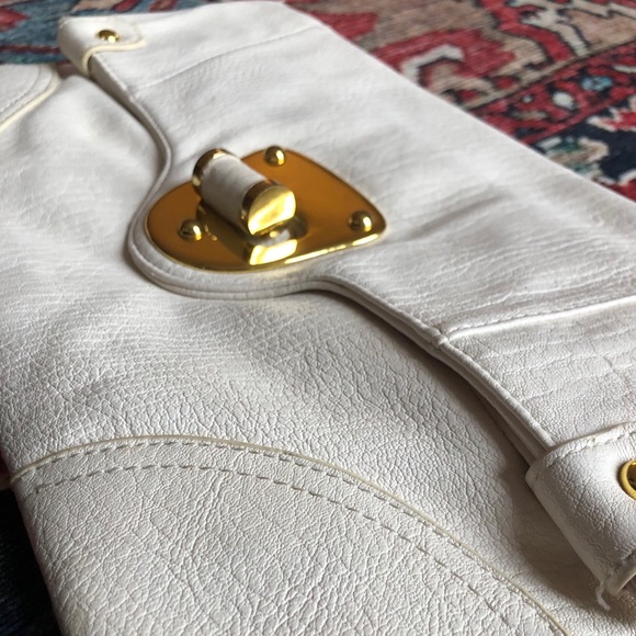 Urban Expressions Handbags - White and Gold Clutch